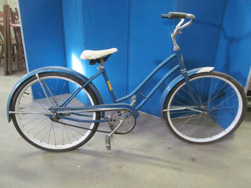 lot 50 image: vintage Sears bike