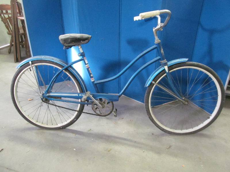 lot 51 image: Vintage Huffy bike