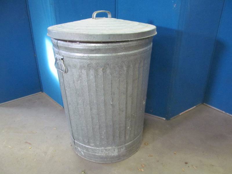 lot 54 image: trash can