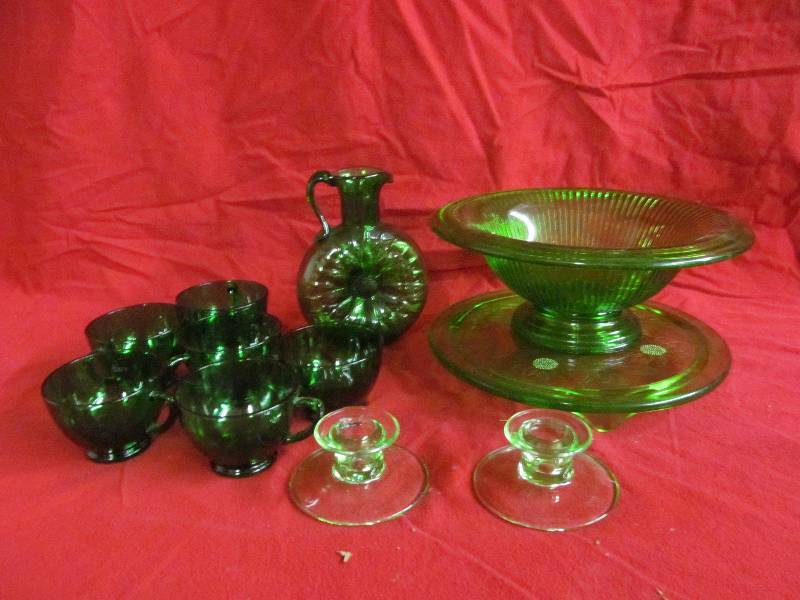 lot 66 image: depression glass