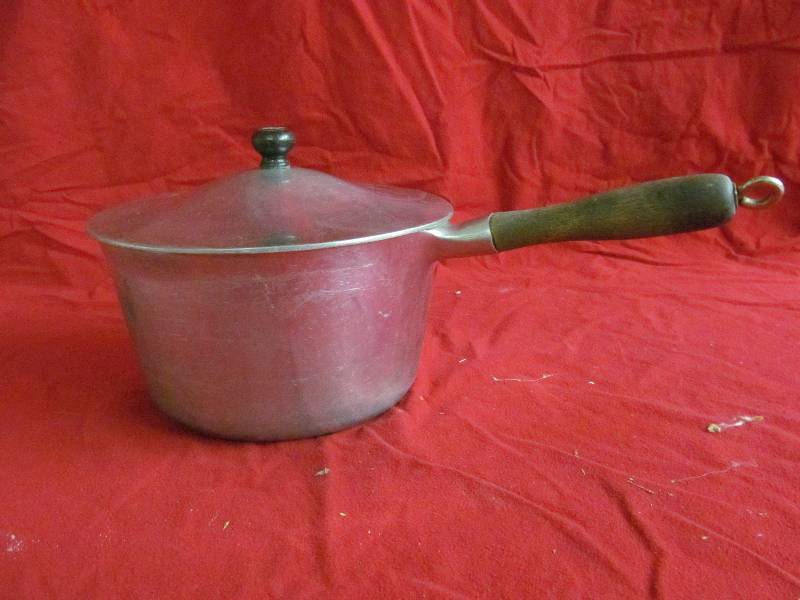 lot 78 image: Griswold saucepan