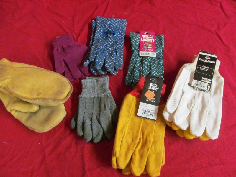 lot 86 image: gloves