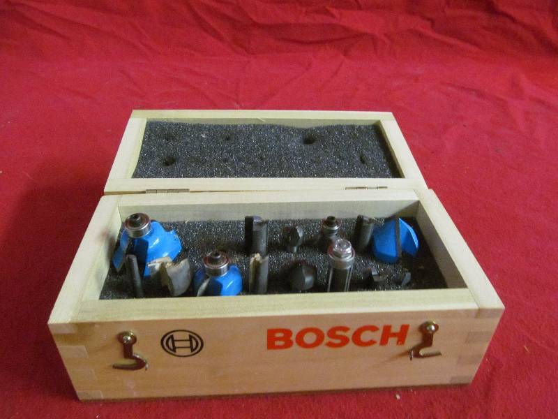 lot 185 image: Bosch router bit set