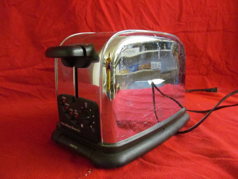 lot 211 image: Hamilton Beach Bagel toaster