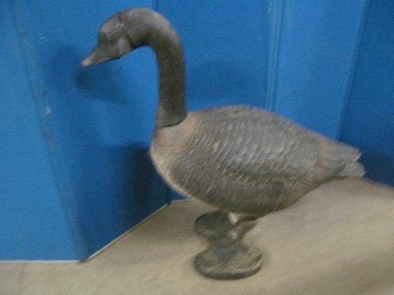 lot 220 image: Goose decoy