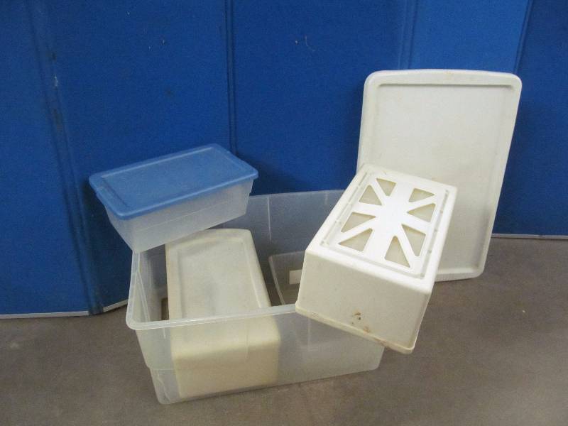 lot 232 image: totes