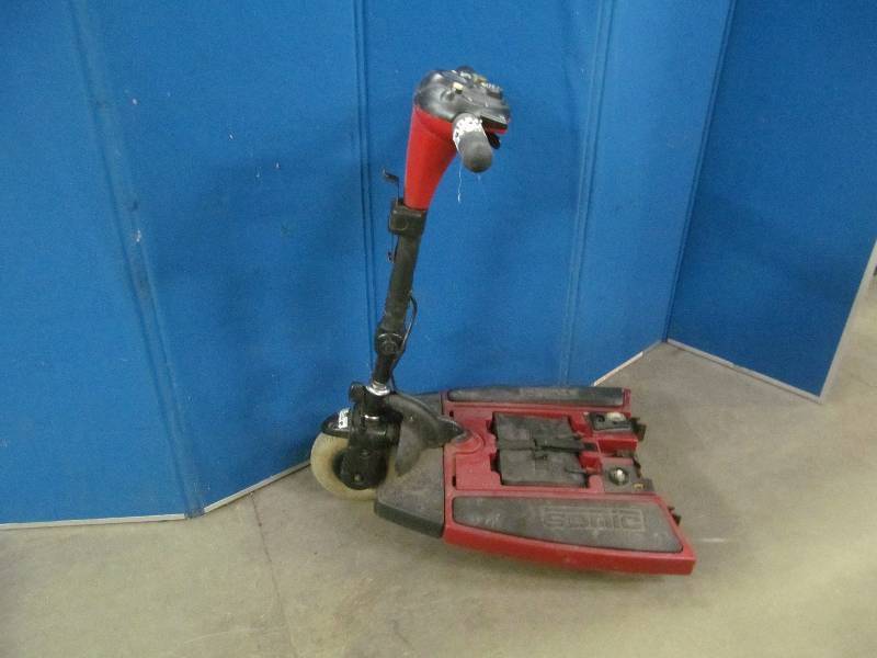 lot 252 image: Sonic Scooter