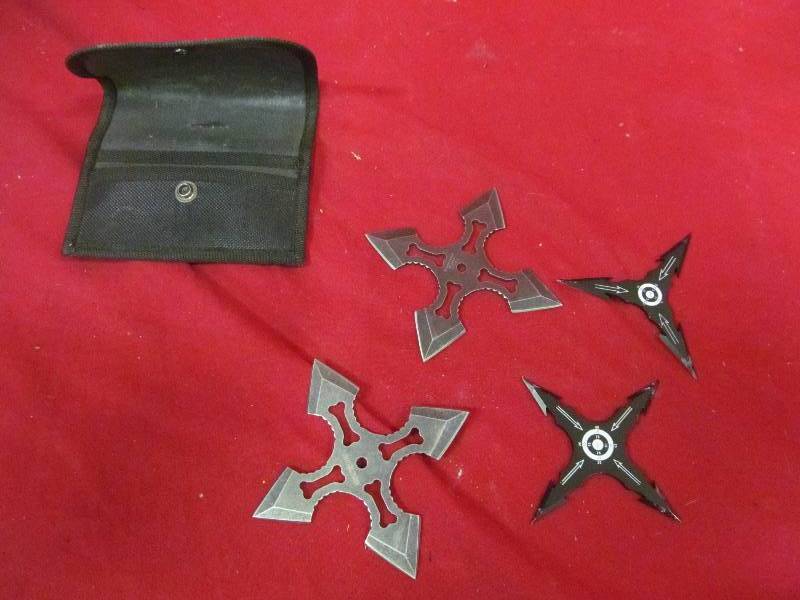 lot 262 image: throwing stars