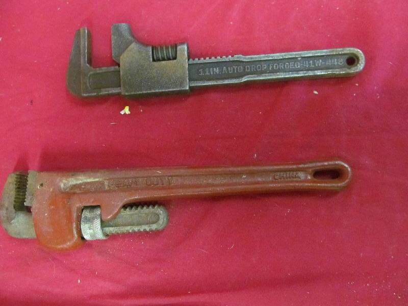 lot 292 image: pipe wrenches