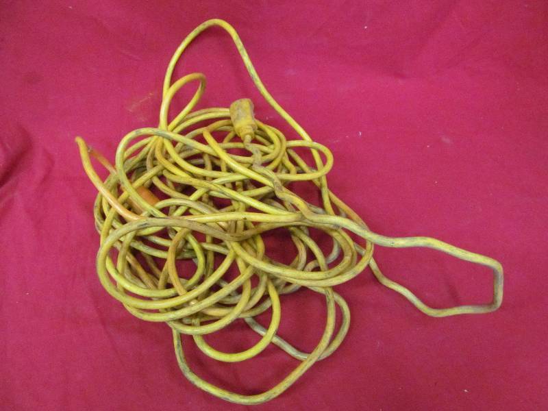 lot 302 image: extension cord