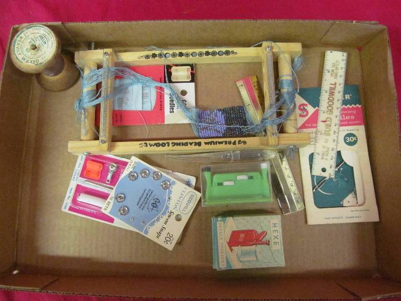 lot 318 image: vintage sewing items