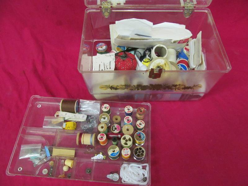 lot 321 image: vintage sewing kit ,sewing notions