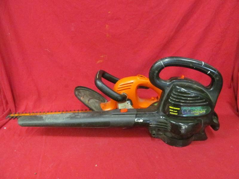 lot 332 image: Black Decker hedge trimmer, Weed Eater Blower