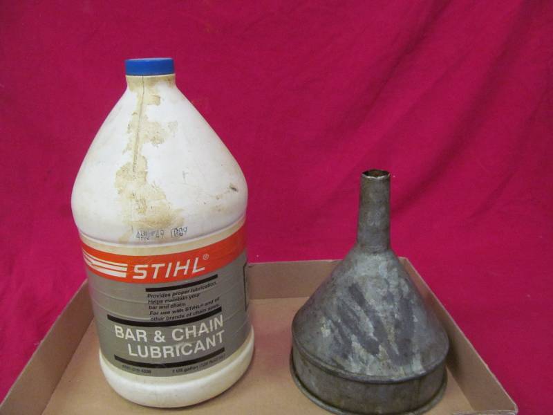 lot 345 image: funnel bar and chain oil