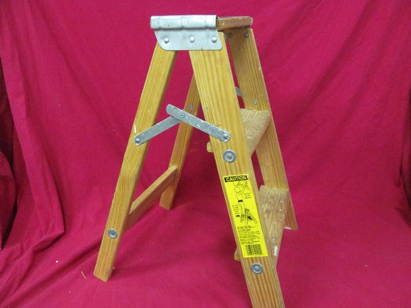 lot 346 image: ladder