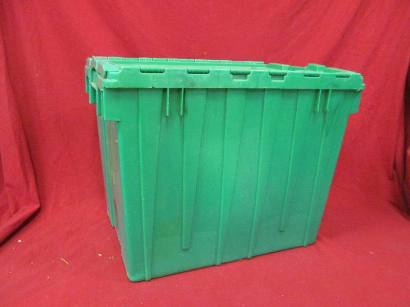 lot 348 image: totes