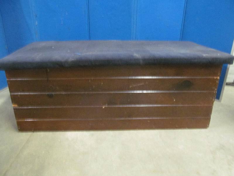 lot 357 image: chest