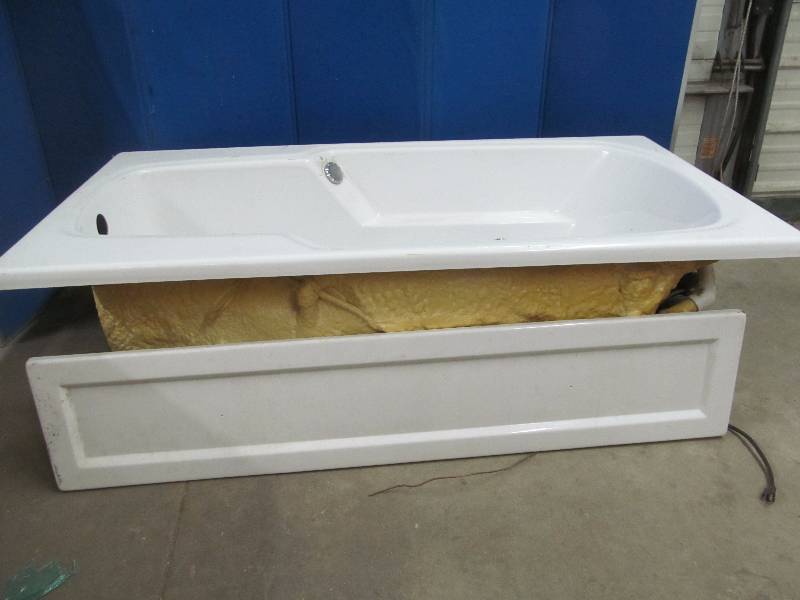 lot 363 image: tub