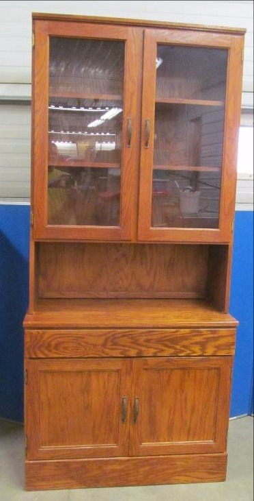 lot 368 image: hutch