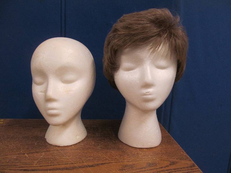 lot 370 image: heads