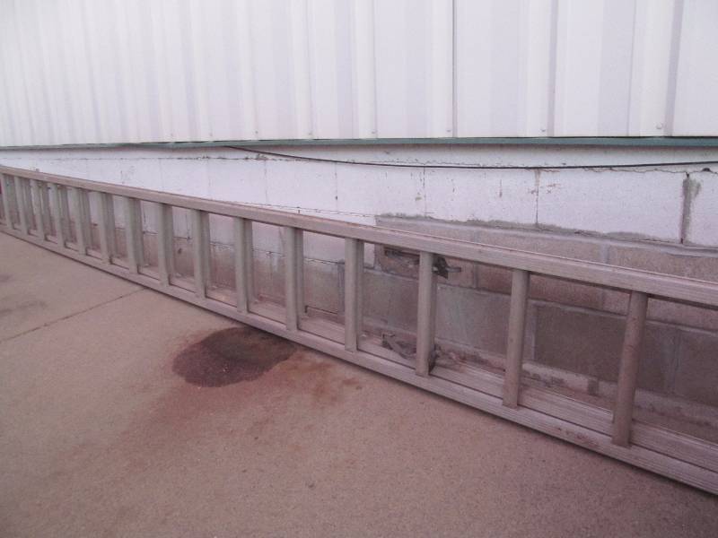 lot 371 image: ladder