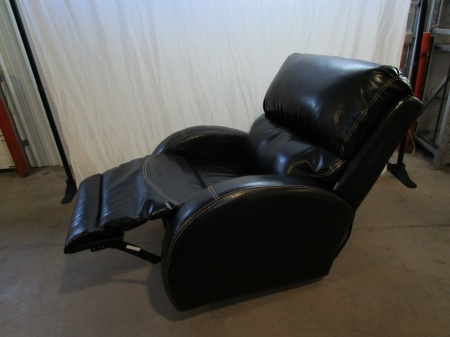 lot 5 image: Rocker-Recliner Chair