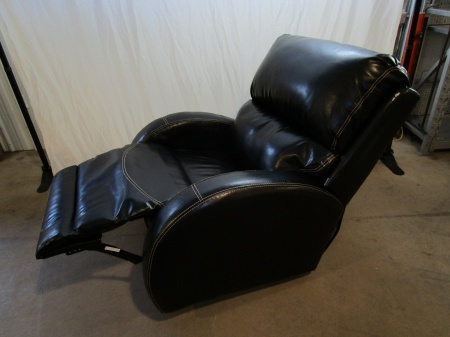 lot 6 image: Rocker-Recliner Chair