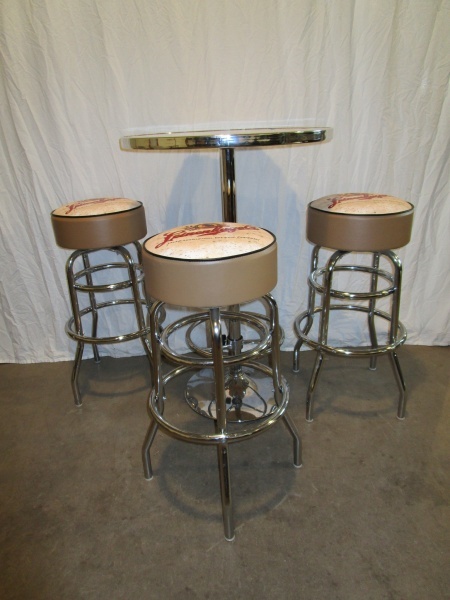 lot 12 image: Leinenkugel High Top Table with Stools