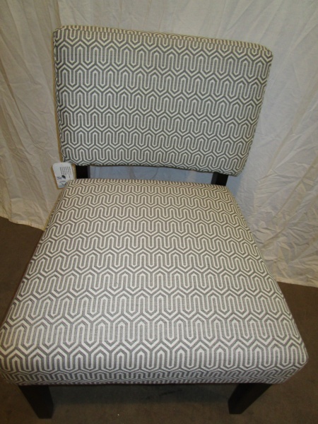 lot 13 image: Accent Chair