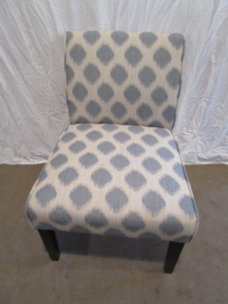 lot 14 image: Accent Chair