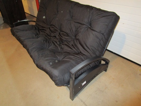 lot 26 image: Futon