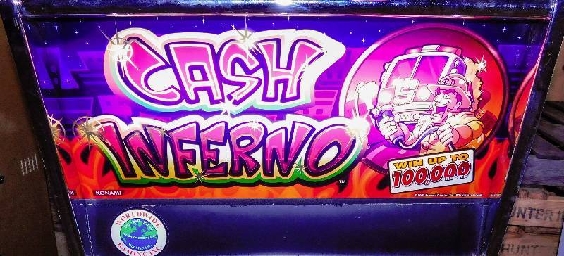 lot 1005 image: KONAMI CASH INFERNO VIDEO SLOT MACHINE