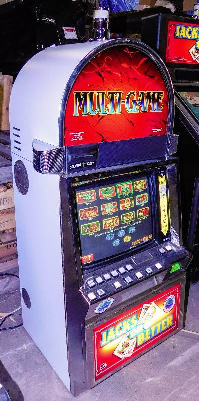 lot 1006 image: IGT GAME KING MULTI-GAME VIDEO SLOT MACHINE
