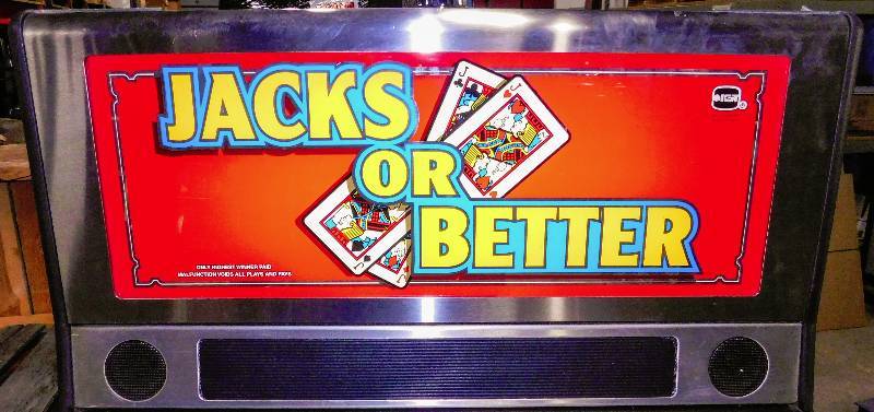 lot 1007 image: IGT GAME KING SLANT-TOP MULTI-GAME VIDEO SLOT MACHINE