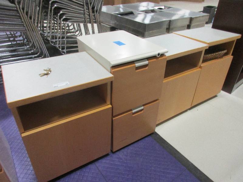 lot 25 image: Small Cabinets