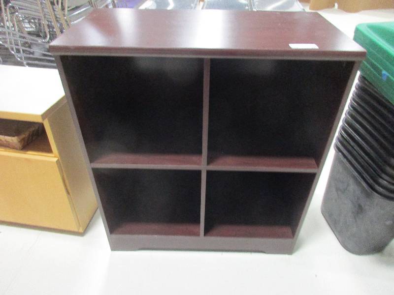 lot 26 image: Cabinet