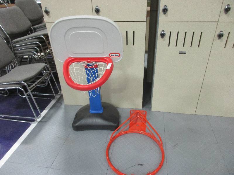 lot 38 image: Little Tike Basketball hoop and BB Hoop