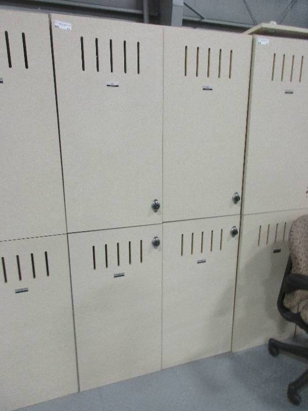 lot 33 image: Locker Cabinets
