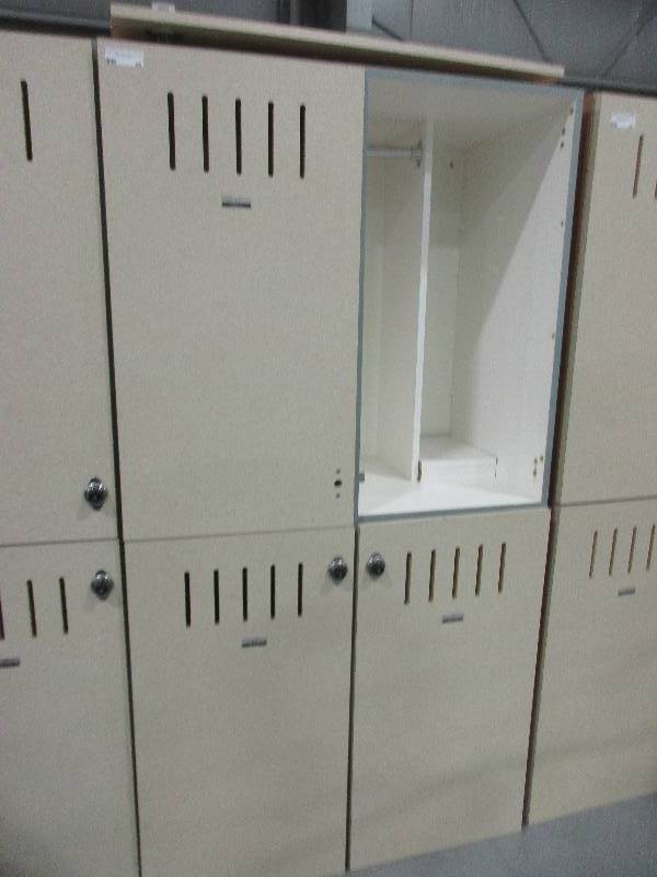 lot 34 image: Locker Cabinets
