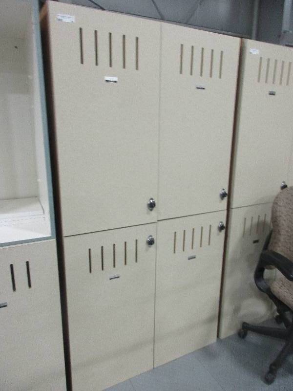 lot 35 image: Locker Cabinets