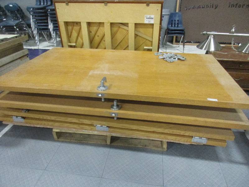lot 53 image: Large Doors