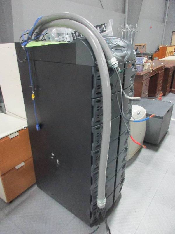 lot 62 image: Server Tower
