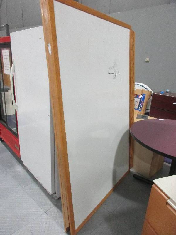 lot 64 image: Large Whiteboards
