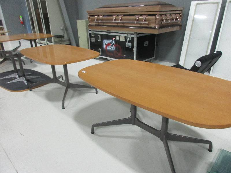 lot 69 image: Oval Tables