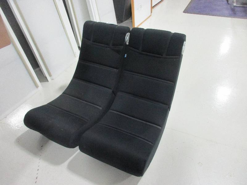 lot 80 image: Gaming Chairs