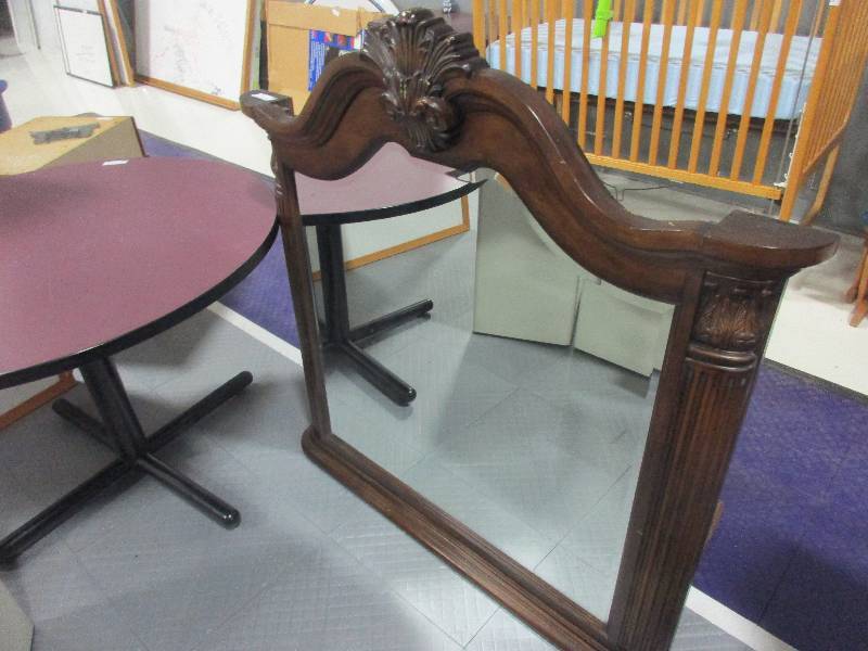 lot 92 image: Decorative Mirror