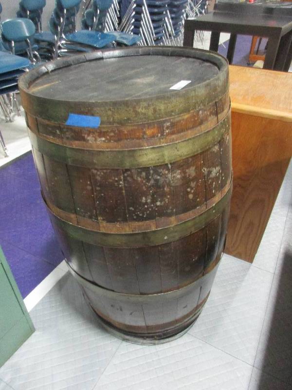 lot 100 image: Wooden Barrel