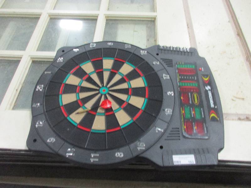 lot 103 image: Dart board