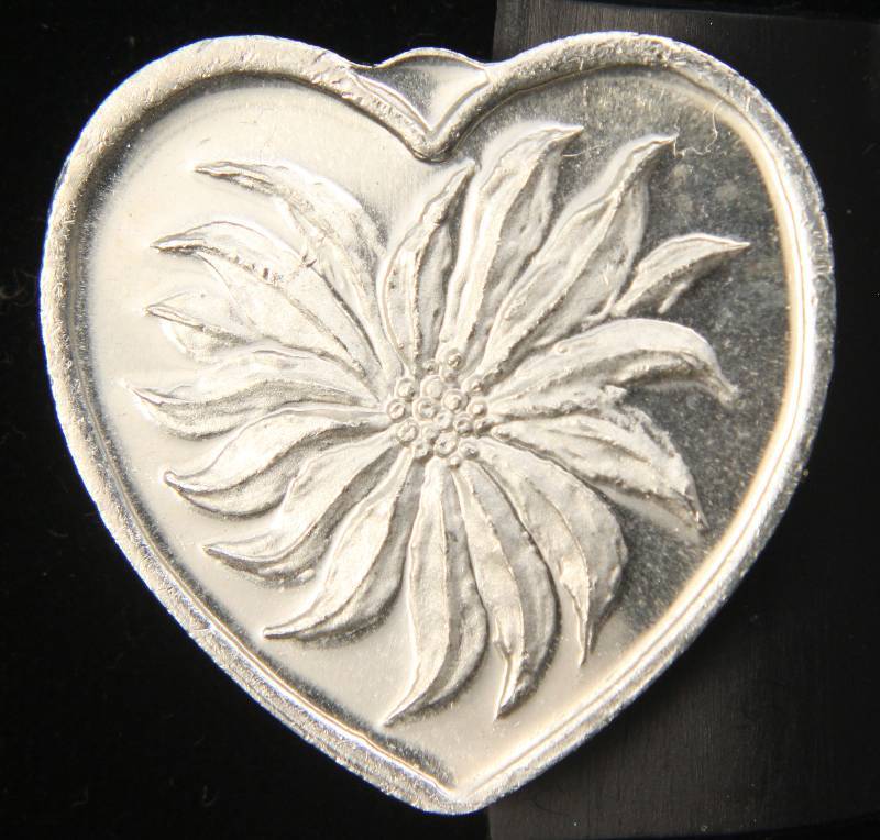 12 TROY OZ. .999 FINE SILVER CHRISTMAS HEART