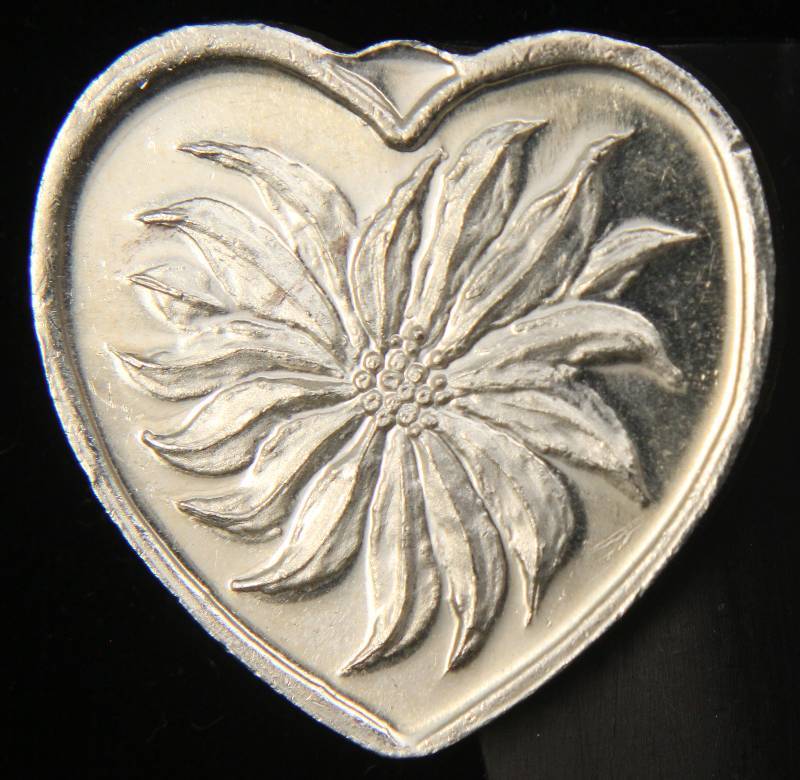 12 TROY OZ. .999 FINE SILVER CHRISTMAS HEART